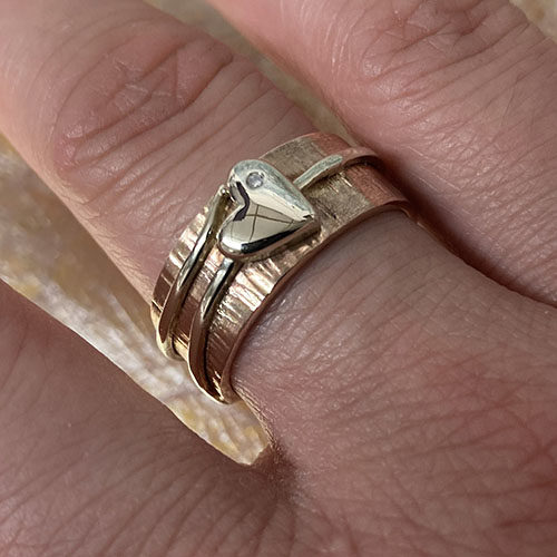Rose and white gold ring with heart