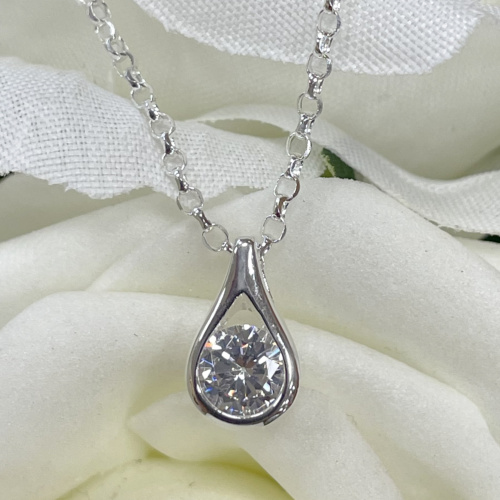Sterling silver teardrop pendant