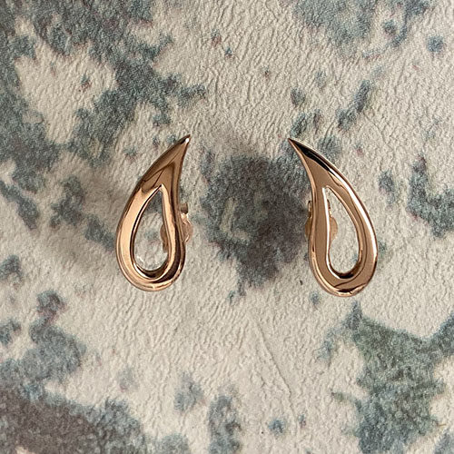 Rose gold open elongated stud earrings