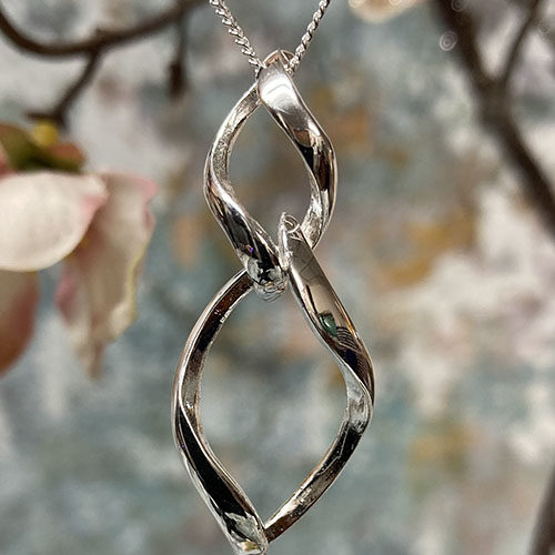 Sterling silver pendant and chain