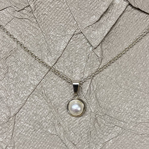 Sterling silver and freshwater pearl pendant