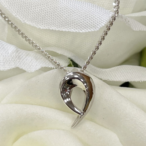 Sterling silver drop pendant