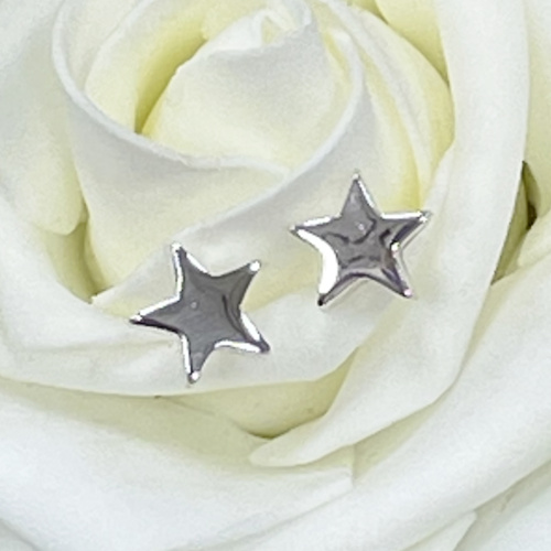 Sterling silver solid star shaped stud earrings