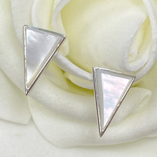 Mother of pearl stud earrings