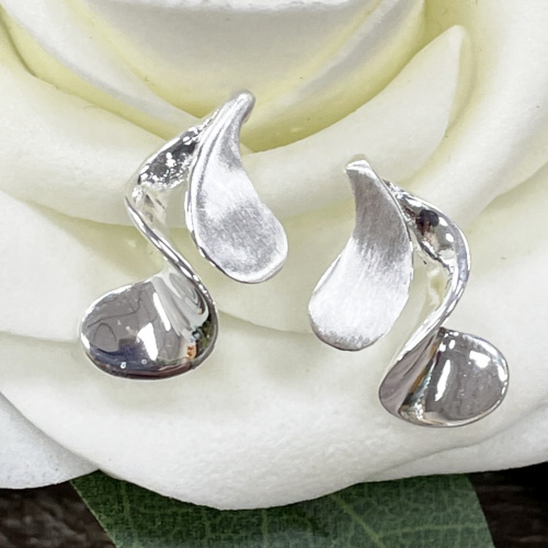 High polish and satin texture earrings