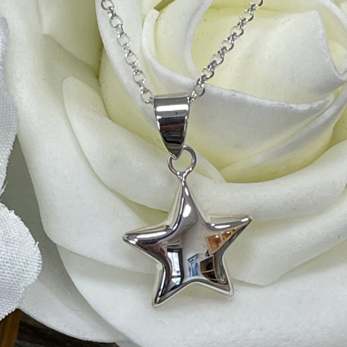 Silver puff heart pendant