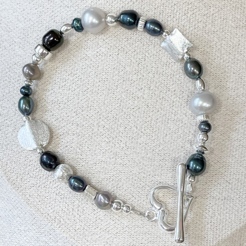 Silver heart T bar pearl bracelet