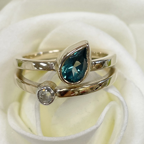 9ct yellow gold diamond and tourmaline ring