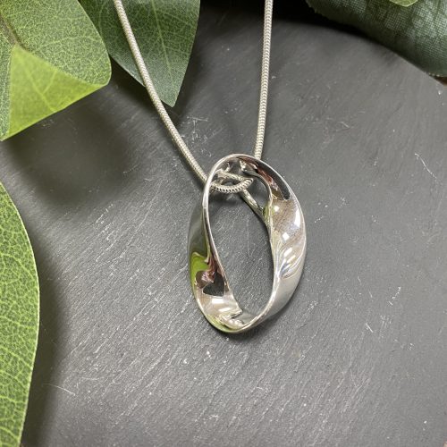Open twist sterling silver pendant