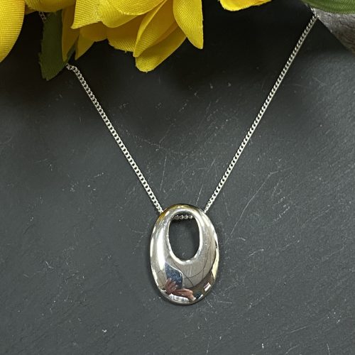 Silver Oval Pendant